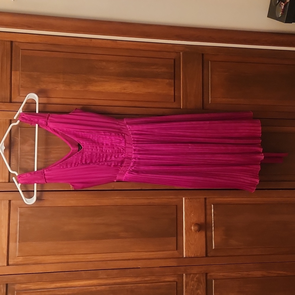 WH/BM Burgundy Flowy Micro-pleat V-neck Midi Dress